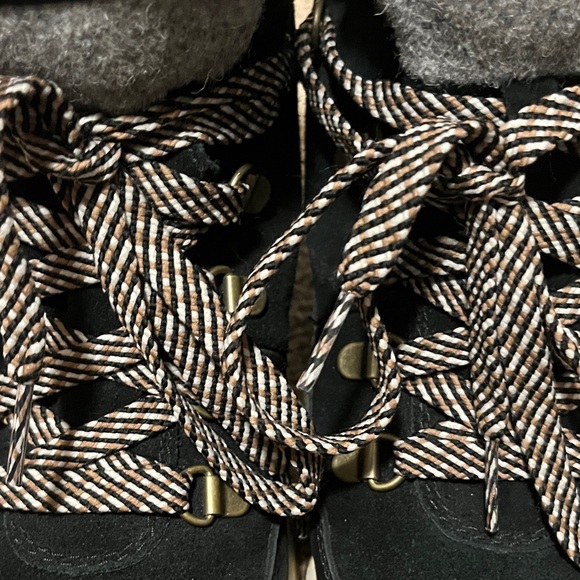 Women’s Sorel Black and Gray Lace-Up Boots 7 Narrow - Picture 7 of 8